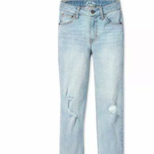 Ripped Mid-Rise Girlfriend Jeans - Light wash